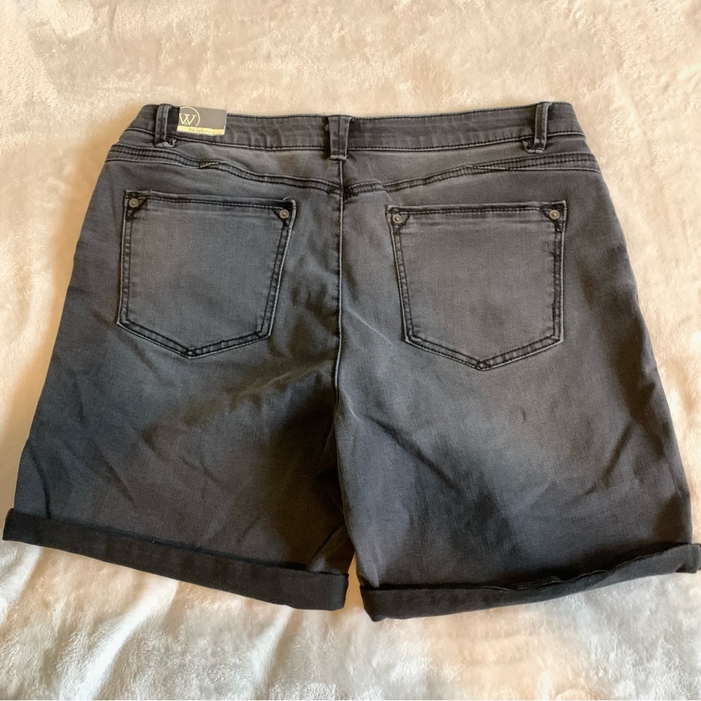 WIT & WISDOM 'Ab'Solution Roll Cuff Denim Shorts in Black Size 14 - Picture 5 of 15